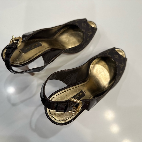 Louis Vuitton, monogram, Peep Toe, Sling Back, high heel With gold hardware. - Picture 6 of 11